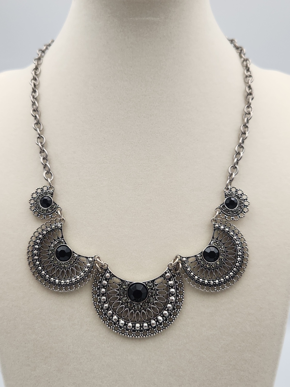 Vintage-Inspired Black Stone Filigree Statement Necklace